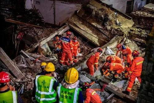 群众爆料路段塌方事件视频,XX路段发生塌方,现场紧急救援 第3张 群众爆料路段塌方事件视频,XX路段发生塌方,现场紧急救援 第3张