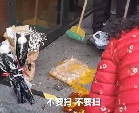 星巴克爆料民警事件视频,监控视频揭示惊人一幕 第2张 星巴克爆料民警事件视频,监控视频揭示惊人一幕 第2张
