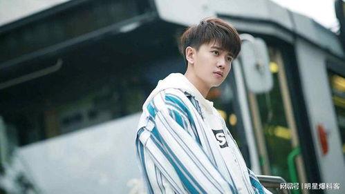 今日娱乐爆料任嘉伦,神秘女友身份引网友热议 第2张 今日娱乐爆料任嘉伦,神秘女友身份引网友热议 第2张